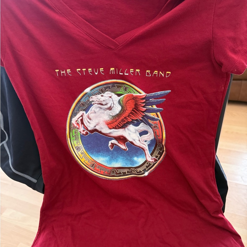 Steve Miller Band V-neck Tee | Red